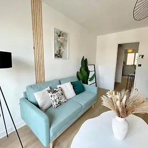 La Douceur Roannaise - Parking Prive Proche Gare Appartement