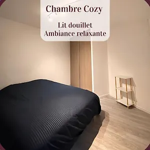 2 Pieces Rdc En Duplex Vue Cour Parking Gratuit A 20metres Appartement